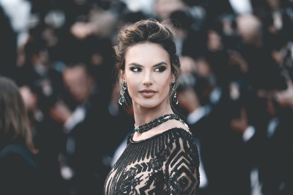 40-jarige Braziliaanse Alessandra Ambrosio blijft verbazen
