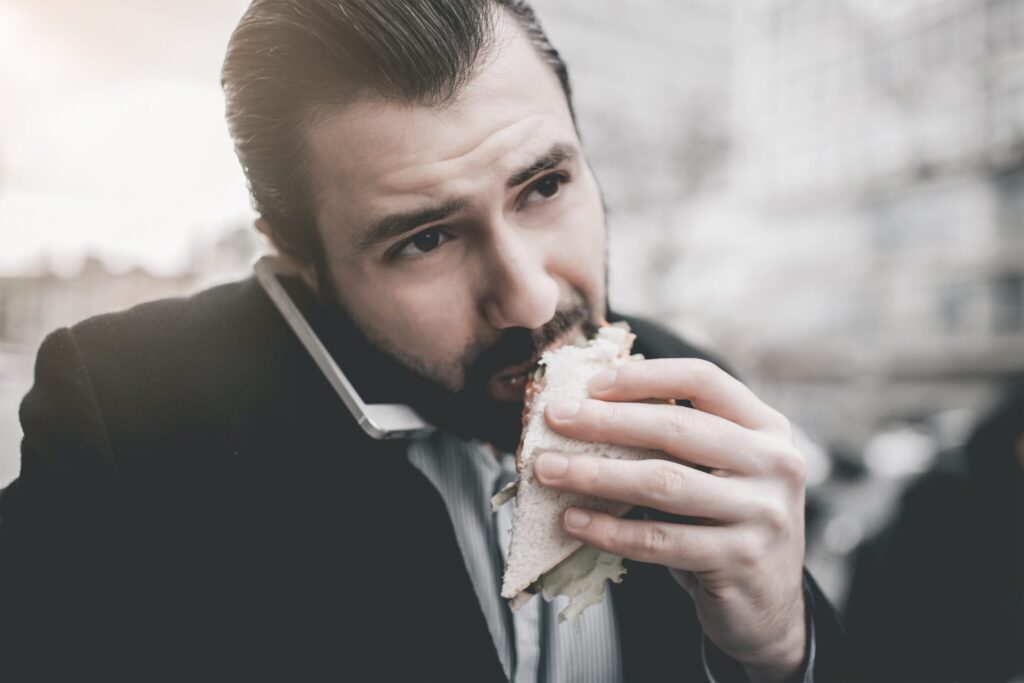 6 effectieve manieren om stress-eten te verminderen