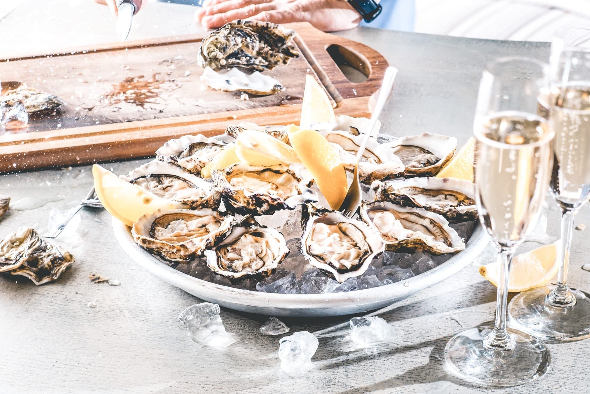Hoe je op de juiste manier oesters eet