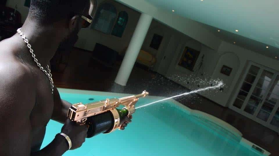 champagne gun 1