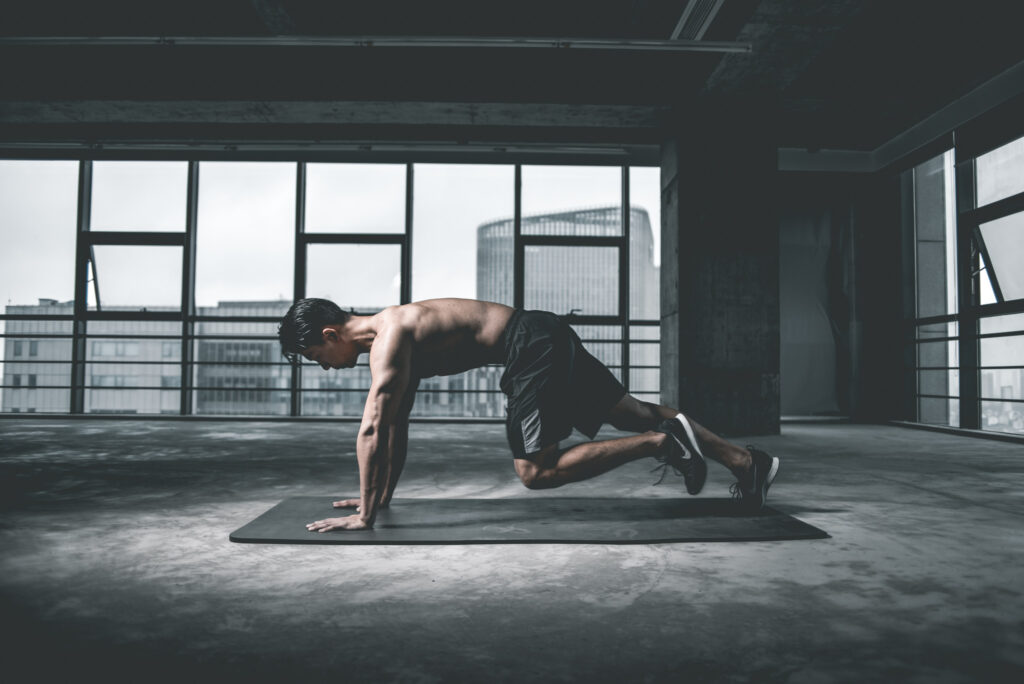 4 manieren om een HIIT-training thuis te doen