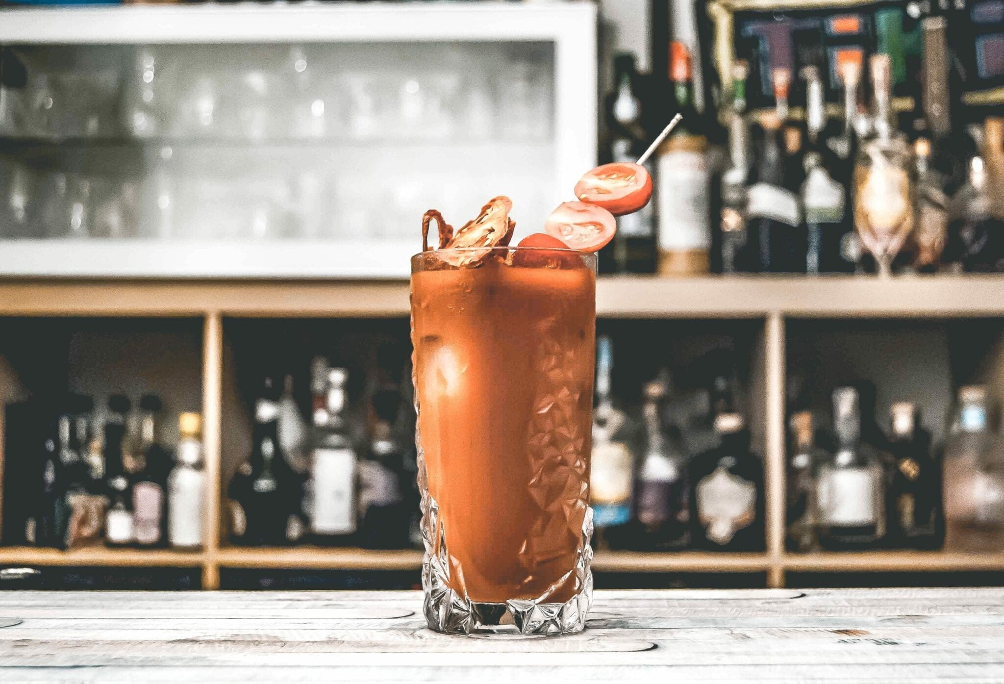 Met deze ultieme Bloody Mary van Jamie Oliver overleef jij nieuwjaarsdag!