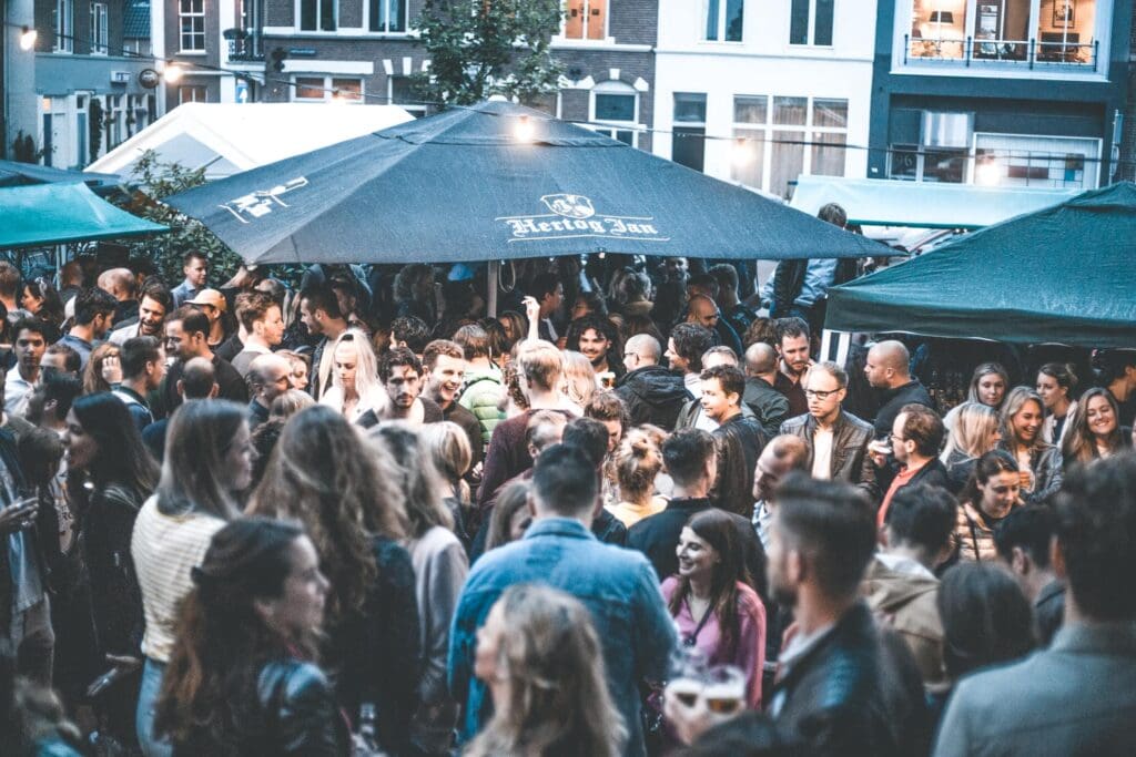 MANIFY: Out of office, Cafe Herman [01-06-2018]