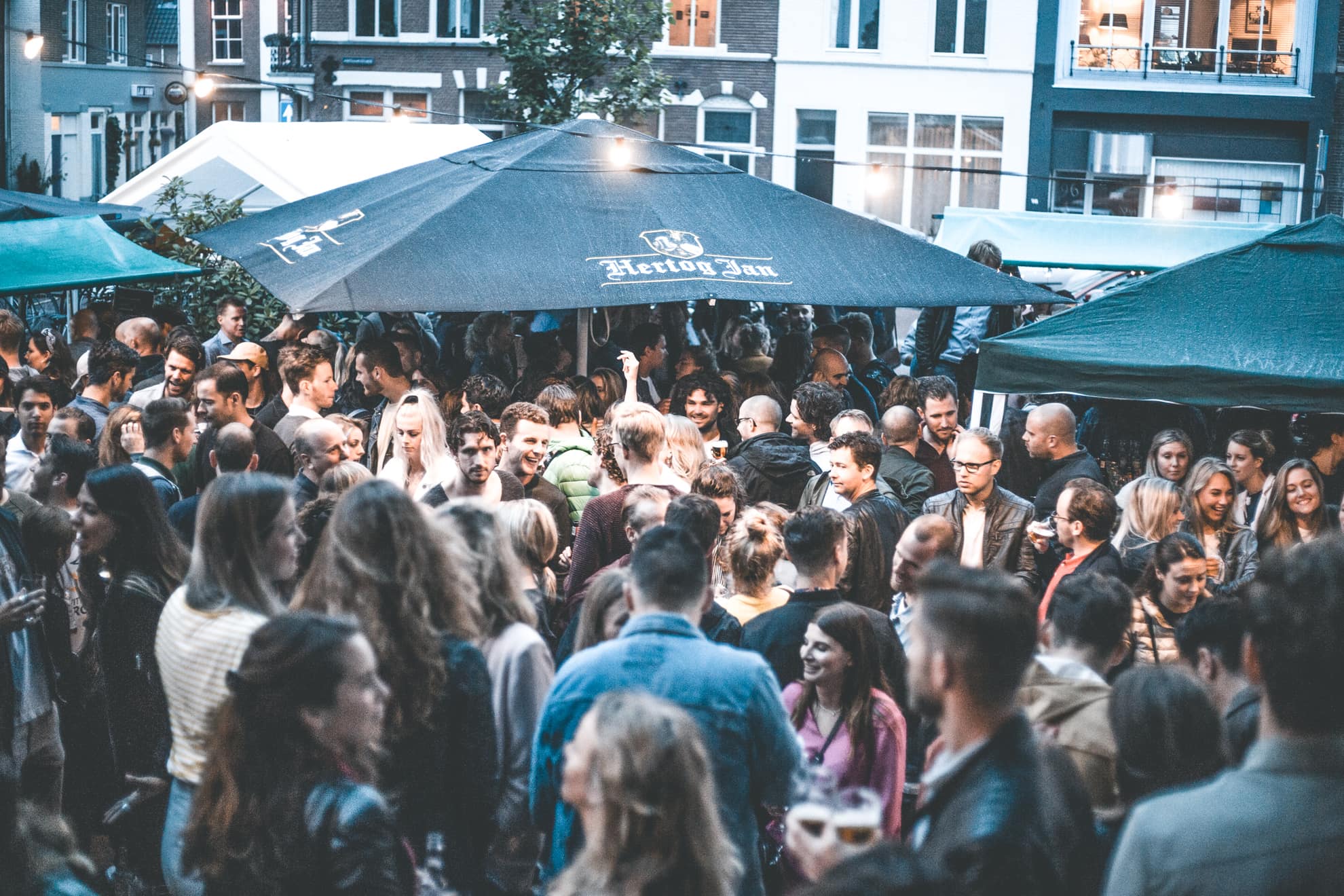 MANIFY: Out of office, Cafe Herman [01-06-2018]