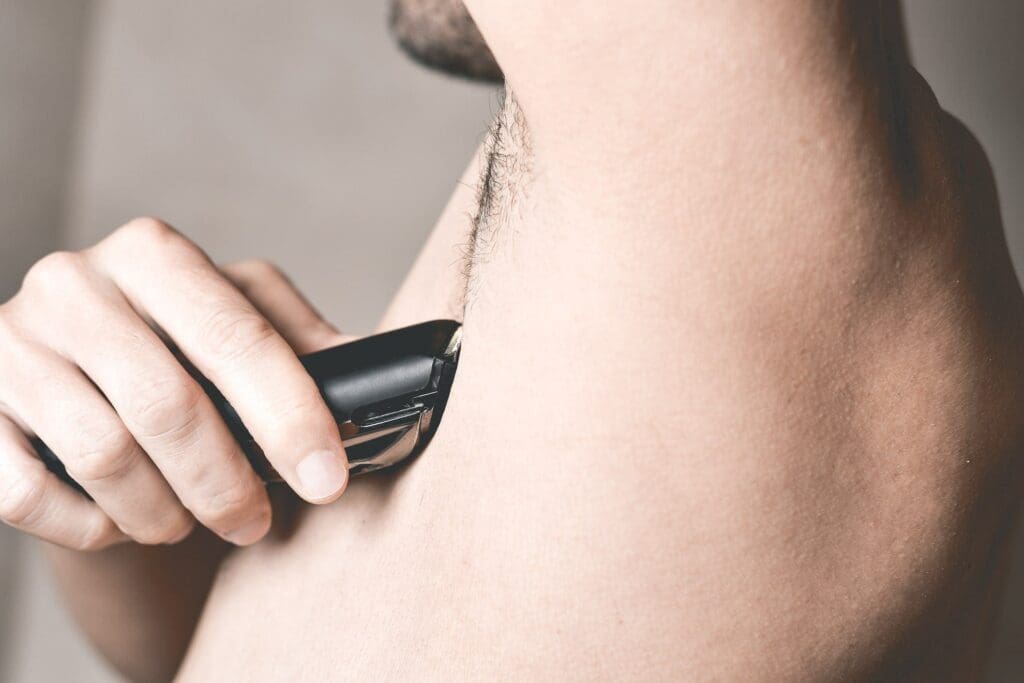 Moeten mannen hun oksels scheren?