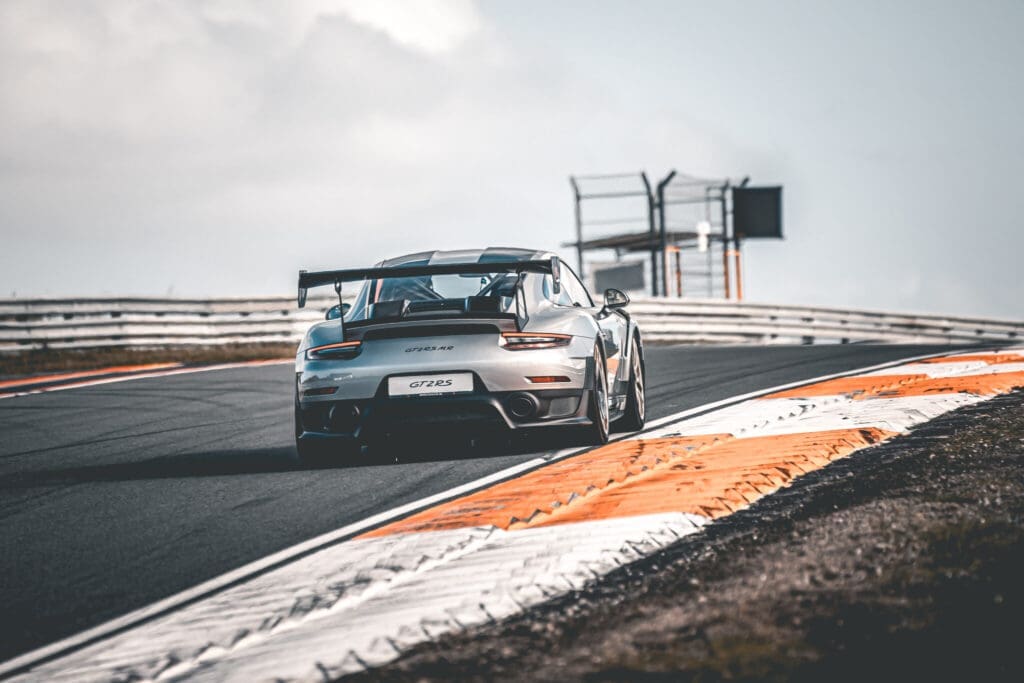 Gepimpte 911 rijdt ronderecord voor straatauto’s op Zandvoort