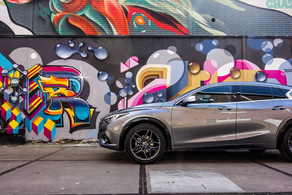 Infiniti Q30 3