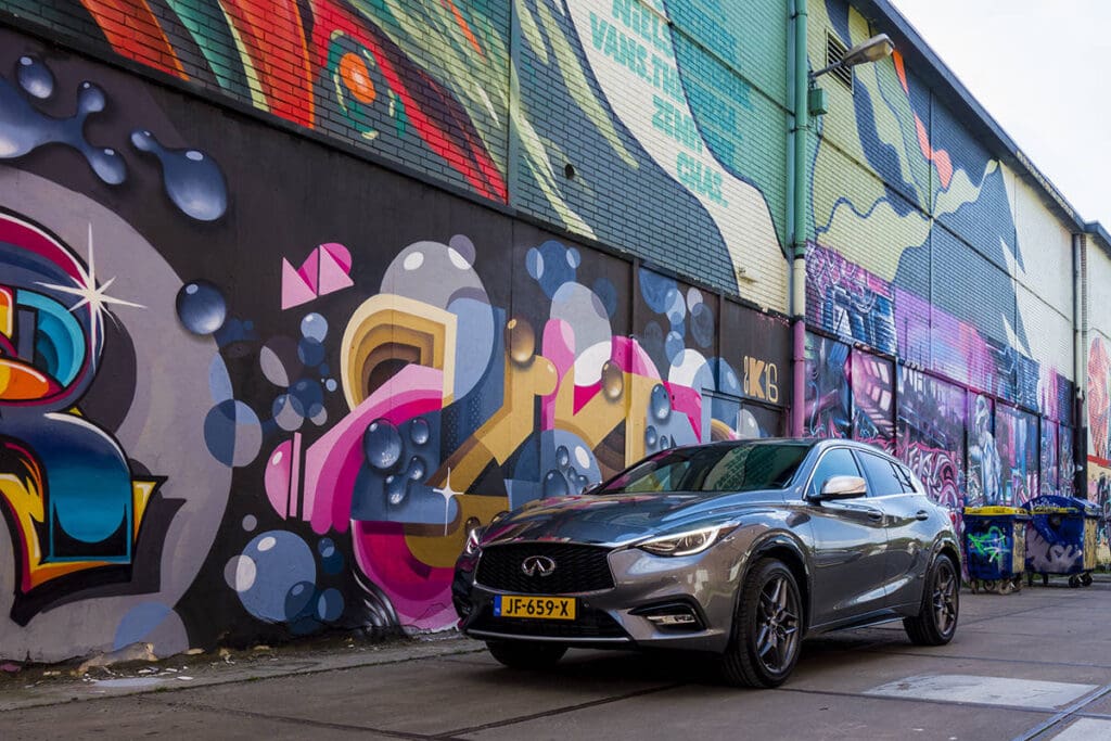 Infiniti Q30 4
