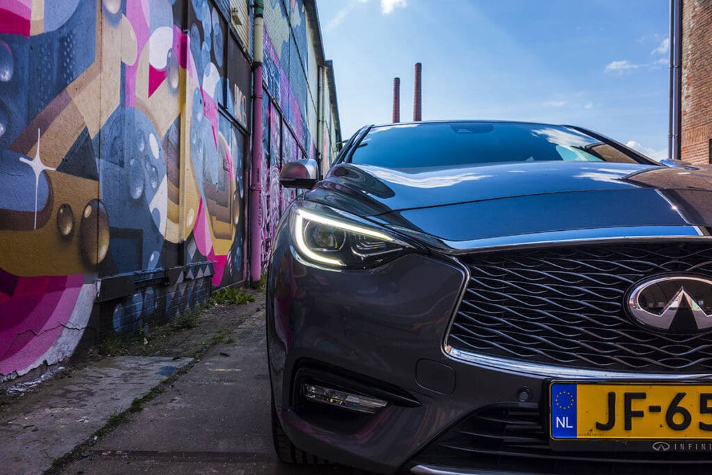 Infiniti Q30 5