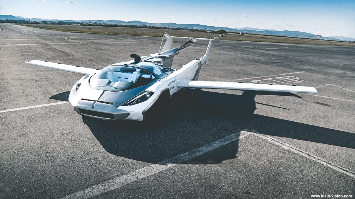 Deze vliegende auto verandert binnen drie minuten in een supercar