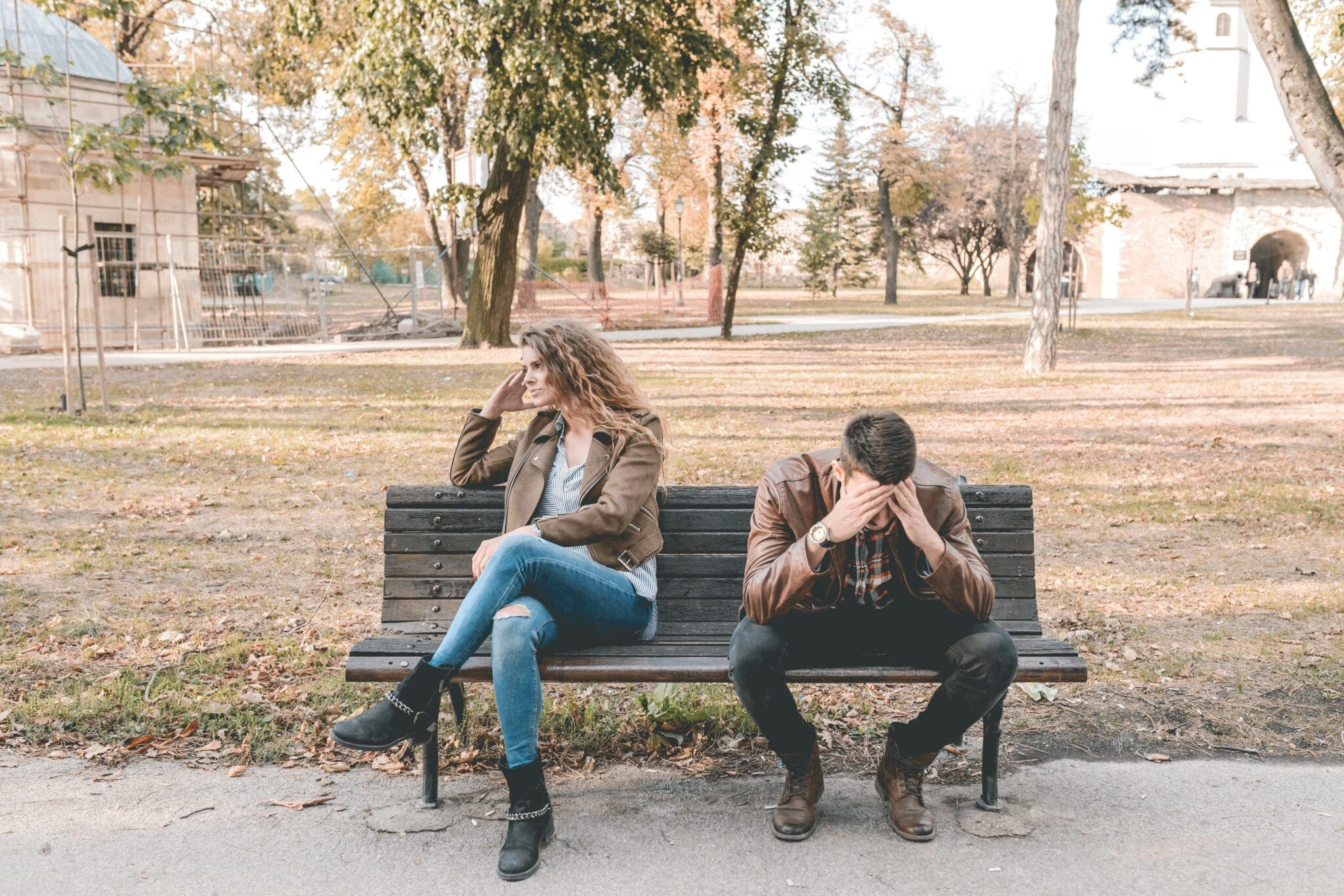 Onbegrijpelijke acties die vrouwen dagelijks doen