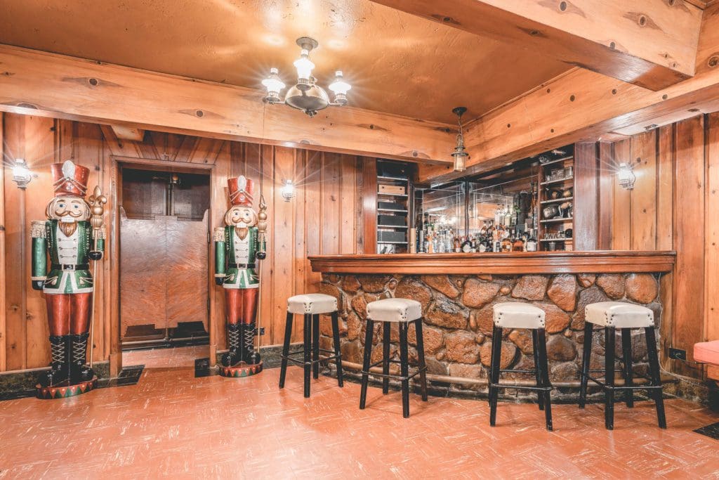 godfather, <strong>Airbnb Finds:</strong> slaap als Don Vito in de originele The Godfather-villa
