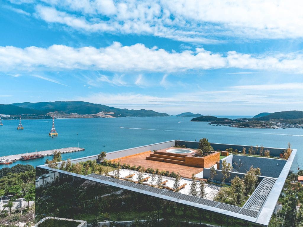 Vietnam, <strong>Airbnb Finds:</strong> next-level spiegelvilla in Vietnam
