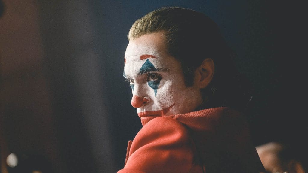 Hier is the first look van Joaquin Phoenix in ‘Joker: Folie a Deux’
