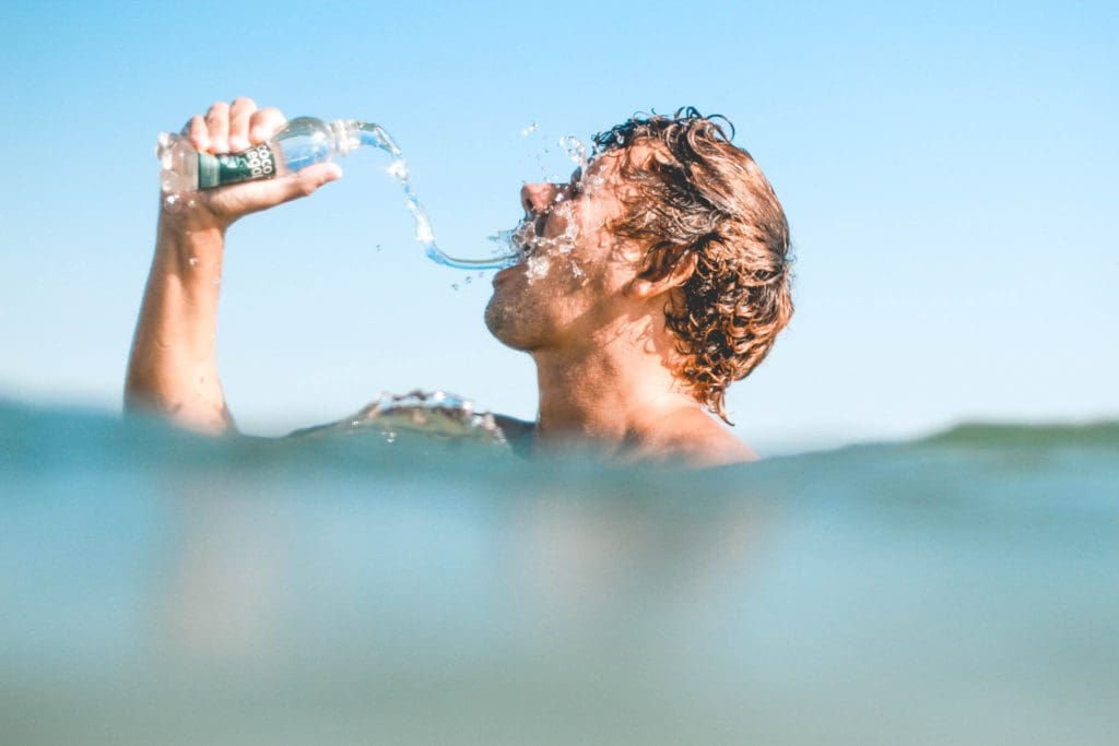 Water drinken bij warm weer – hoeveel dan?