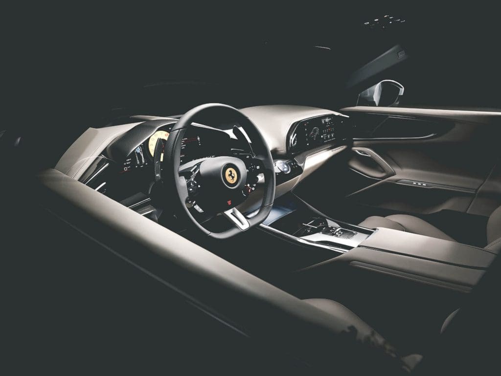 Ferrari Purosangue, <strong>Ferrari</strong> knalt eerste SUV uit de fabriek &#8211; en hoe&#8230;.