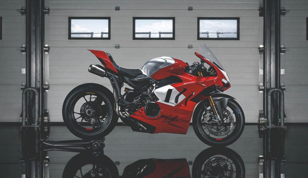 Circuitmotor op straat: hier is de nieuwe Panigale V4 R