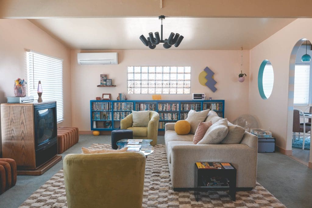 Deze Airbnb-retrovilla geeft je ’90s vibes in optima forma