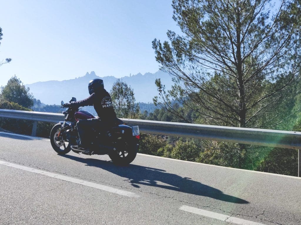 Combineer je Barcelona stedentrip met een geniale motorrit