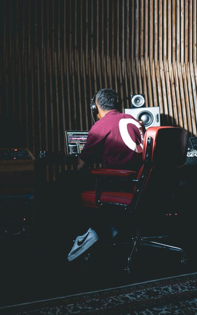 , The naked deejay <strong>Jarreau Vandal</strong> over passie, energie en&#8230; zijn auto