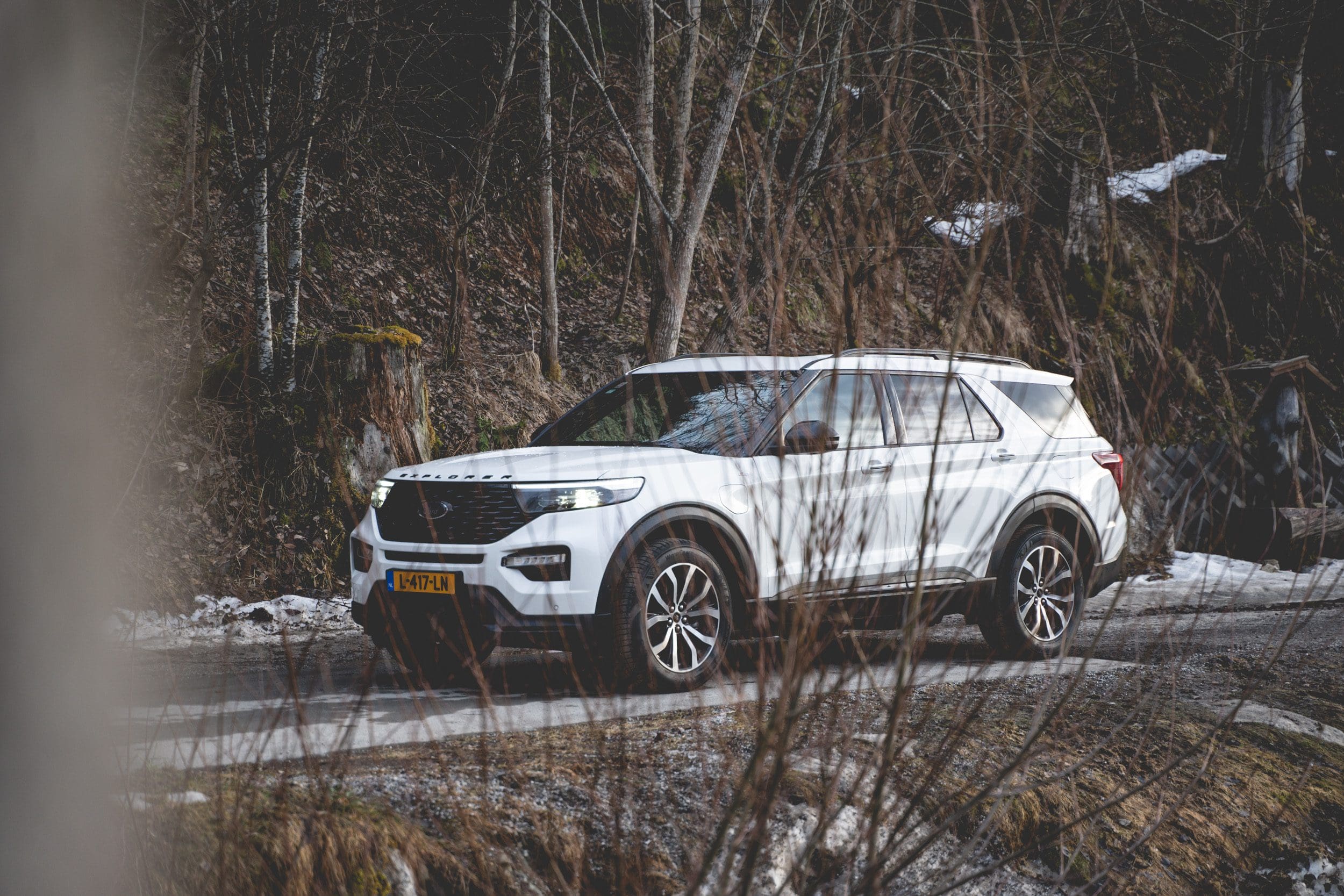 De bergen ontdekken met de grootse Ford Explorer Hybrid ST Line