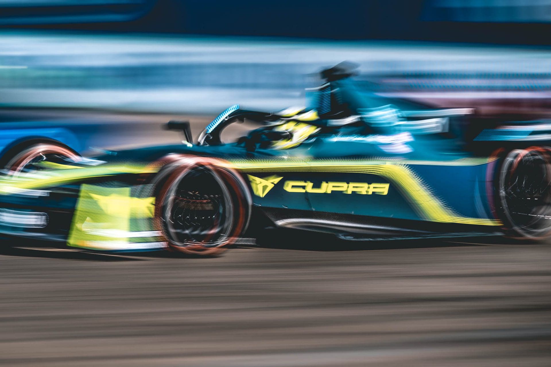 Tavascan, Cadeautje CUPRA tijdens Formula-E weekend: <strong>de nieuwe Tavascan</strong>