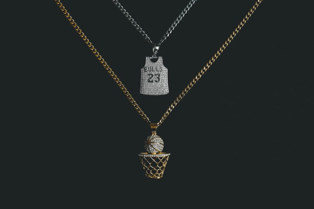 Trendalert: mannen aan de sieraden – maar dan zelfgemaakt