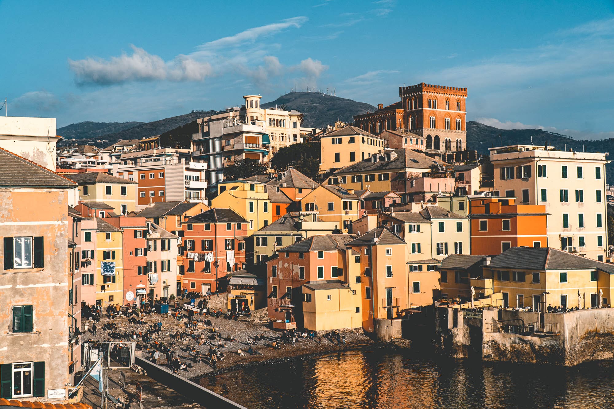 Suggerimento per un viaggio in città: Genova |  Manifeo