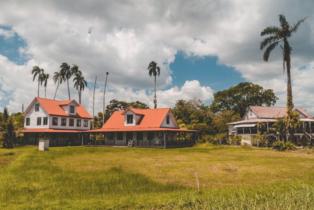 De hidden gems die je moet bezoeken in Suriname