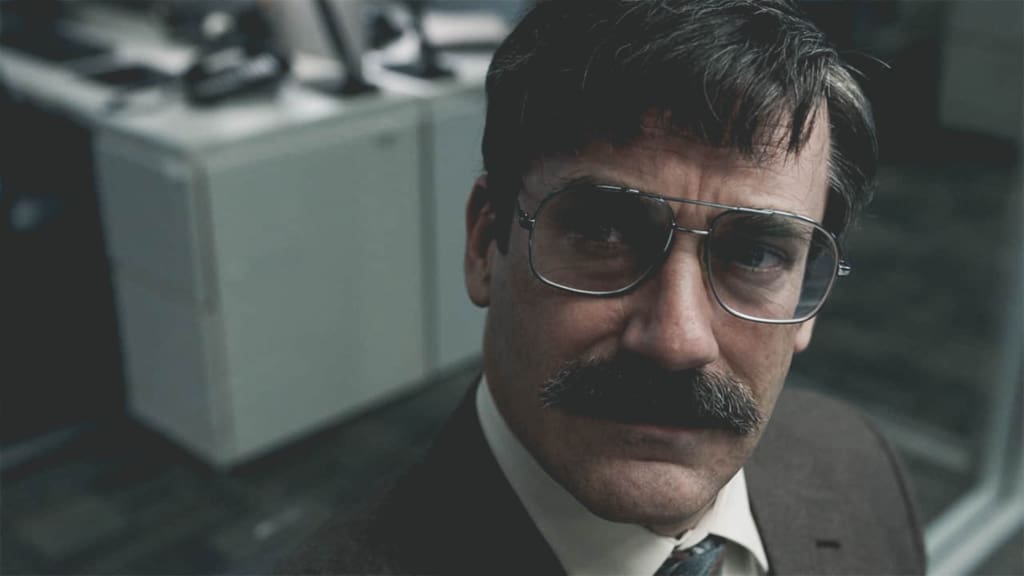 Jon Hamm weer in pak op kantoor, maar niet in Mad Men-stijl