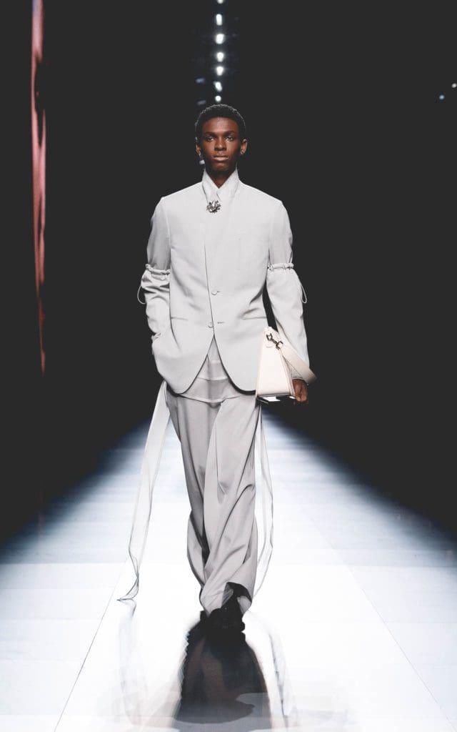Dior, De iconische marine-silhouetten van <strong>Dior in de FW 23/24-collectie</strong>