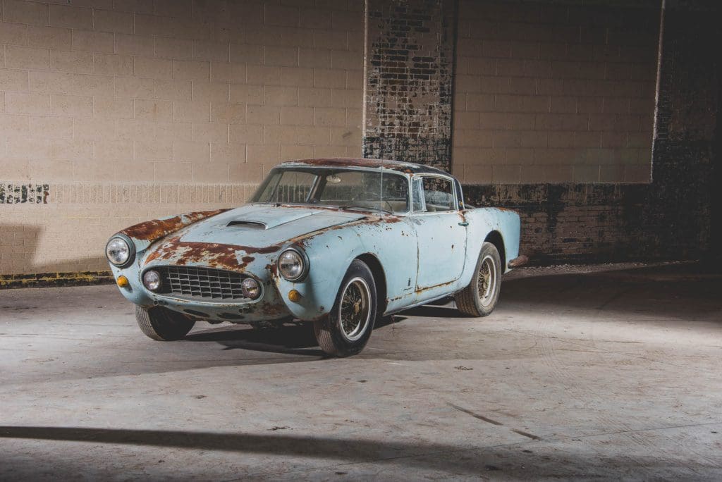 Ultieme barn find-veiling: 20 vintage Ferraris