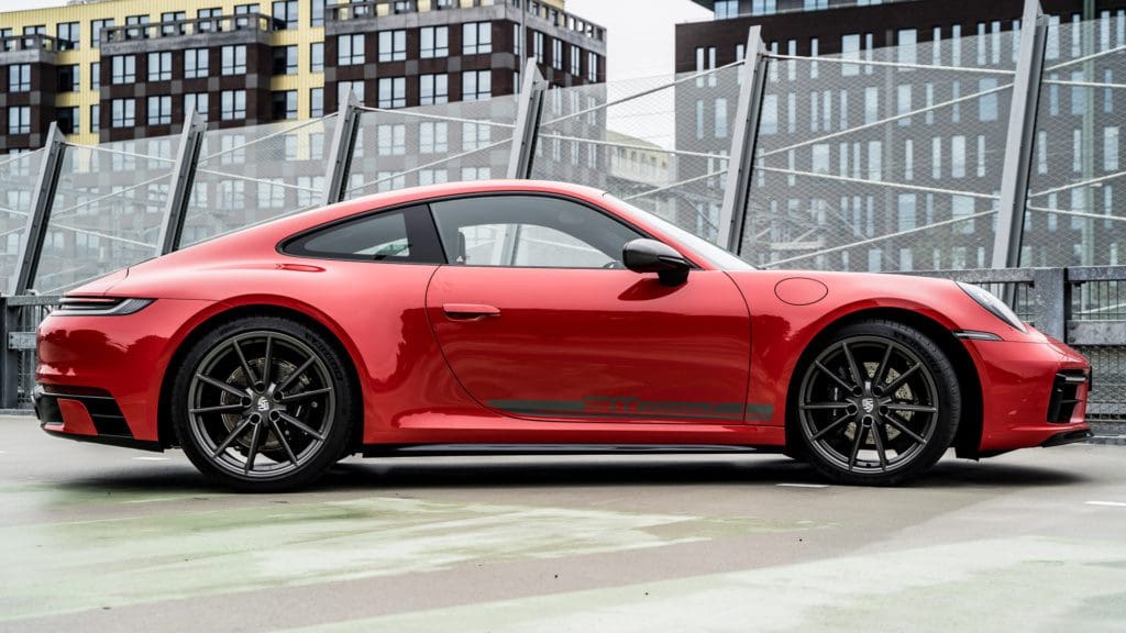 Porsche 911 Carrera T, Ouderwets gasgeven en schakelen met de <strong>Porsche 911 (992) Carrera T</strong>
