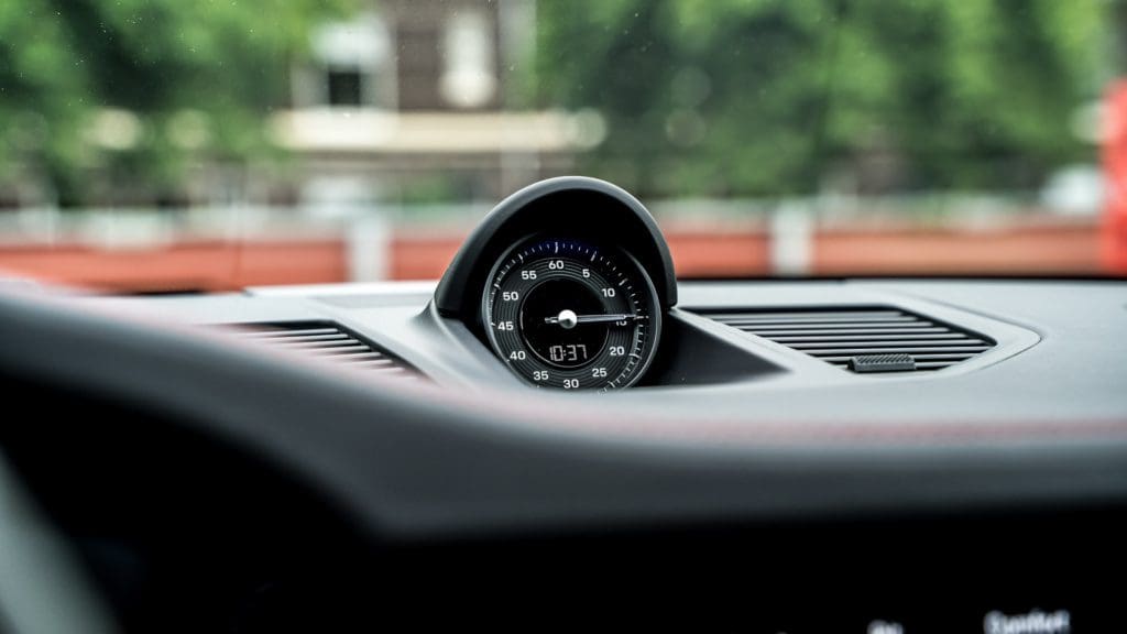 Porsche 911 Carrera T, Ouderwets gasgeven en schakelen met de <strong>Porsche 911 (992) Carrera T</strong>