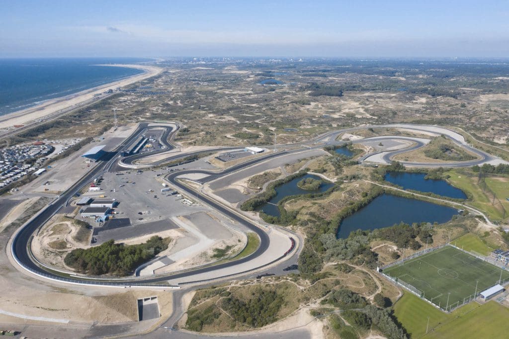 Must see: dronebeelden van Circuit Zandvoort, in volle opbouw