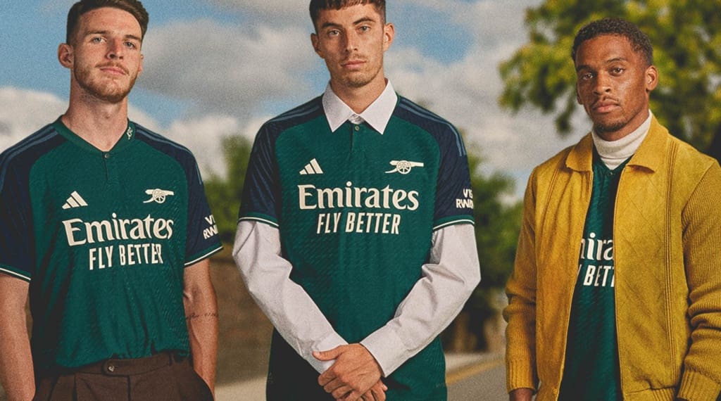 Hoe voetbalshirts het modespeelveld domineren