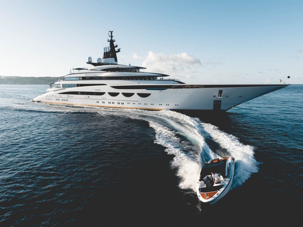 De Lürssen Apho is een waar 5-sterrenhotel op het water