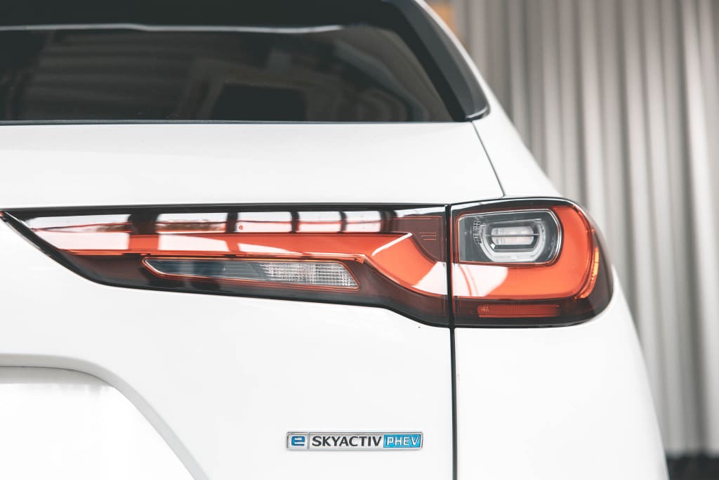 , Op zoek naar <strong>Mazda&#8217;s vakmanschap</strong> in de kunst van Japans messen slijpen