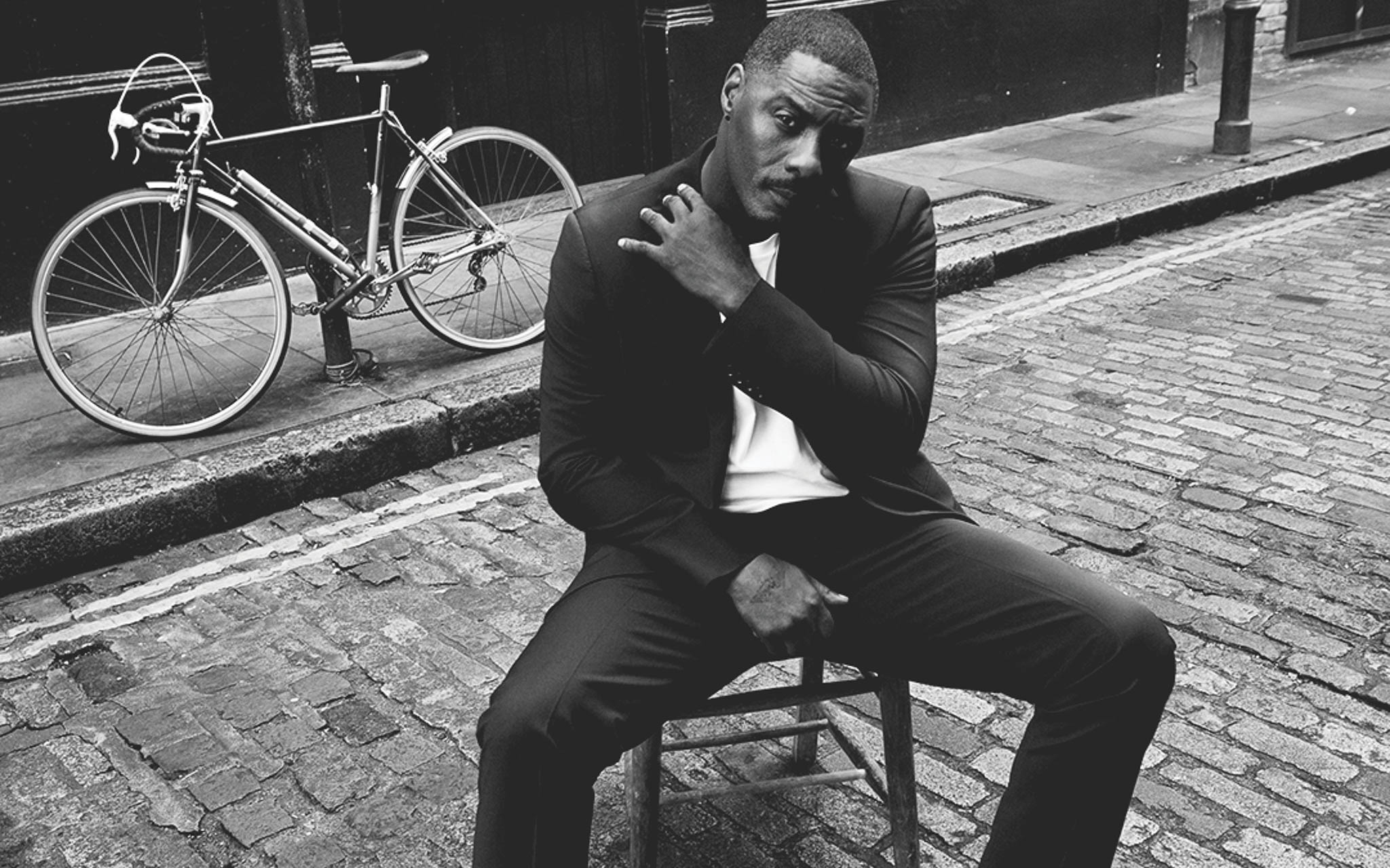 De verfijnde CK-stijl van Idris Elba