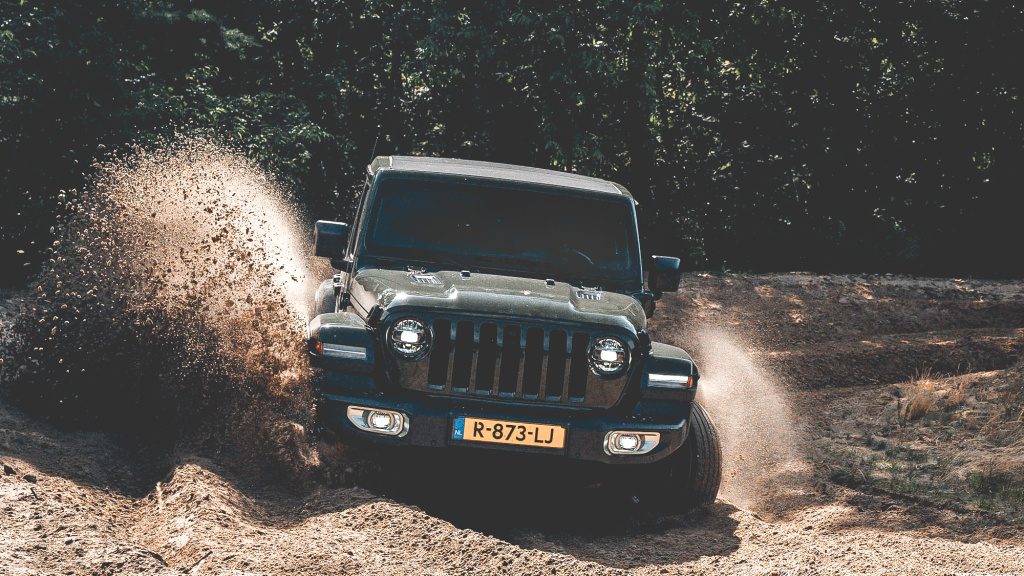De Jeep Wrangler 4xe Sahara vs. Rubicon