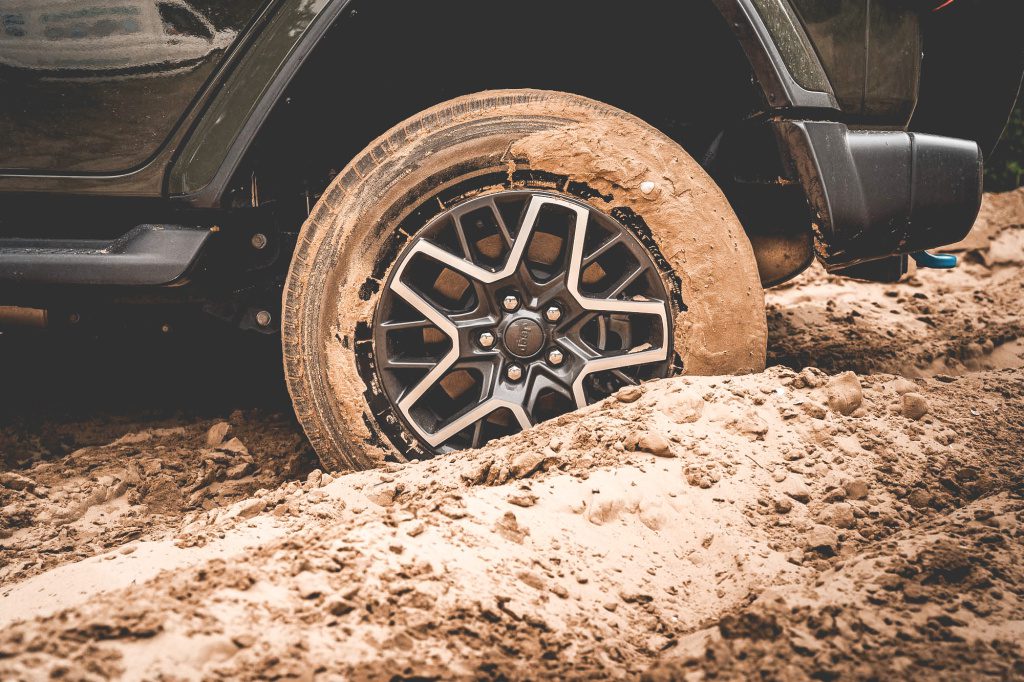 , De <strong>Jeep Wrangler</strong> 4xe Sahara vs. Rubicon