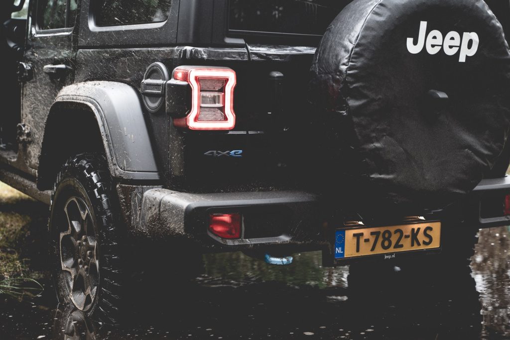 , De <strong>Jeep Wrangler</strong> 4xe Sahara vs. Rubicon