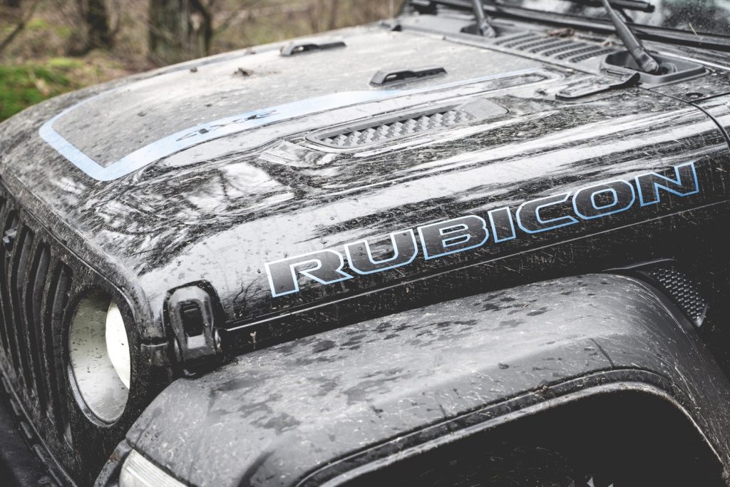 , De <strong>Jeep Wrangler</strong> 4xe Sahara vs. Rubicon