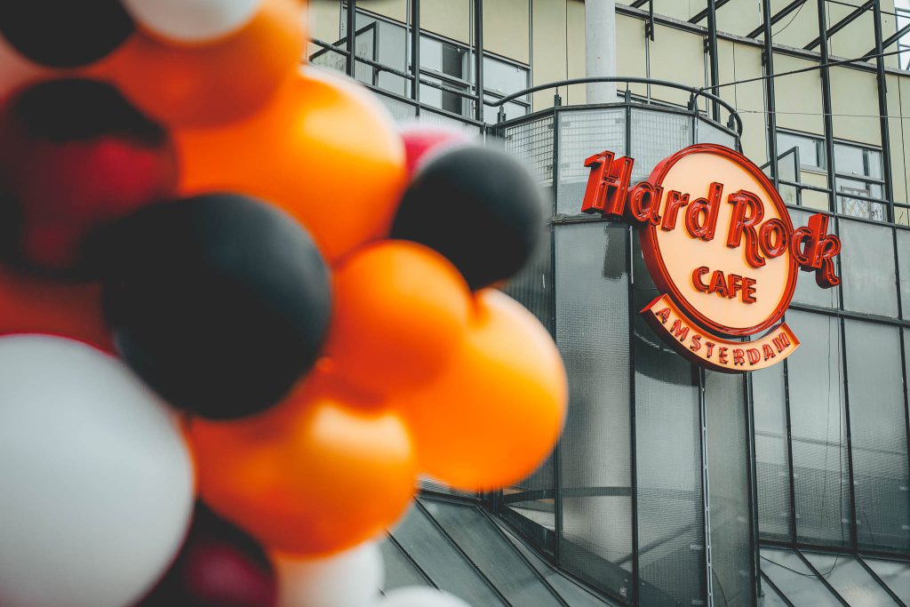 Hard Rock Cafe Amsterdam viert 25-jarig jubileum in stijl