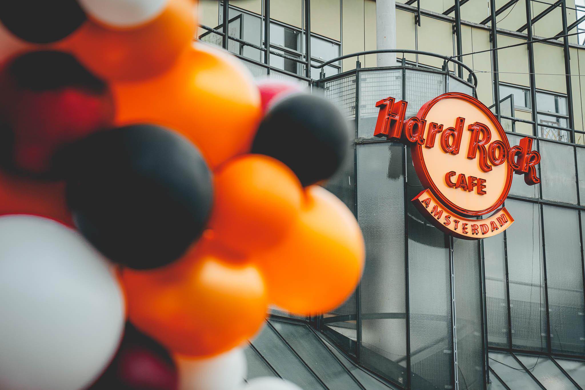Hard Rock Cafe Amsterdam viert 25-jarig jubileum in stijl