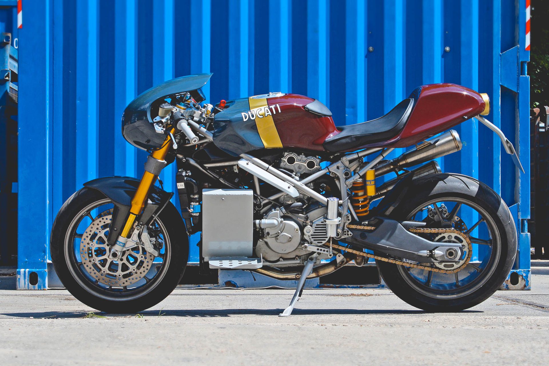 Ducati 999, <strong>Moto Adonis</strong> tovert Ducati 999 om tot ware verhalenmachine