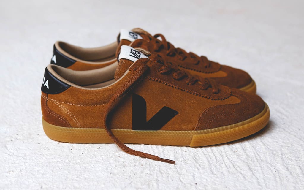 VEJA VOLLEY, <strong>VEJA schiet Samba&#8217;s</strong> van de Braziliaanse sneakertroon met VOLLEY