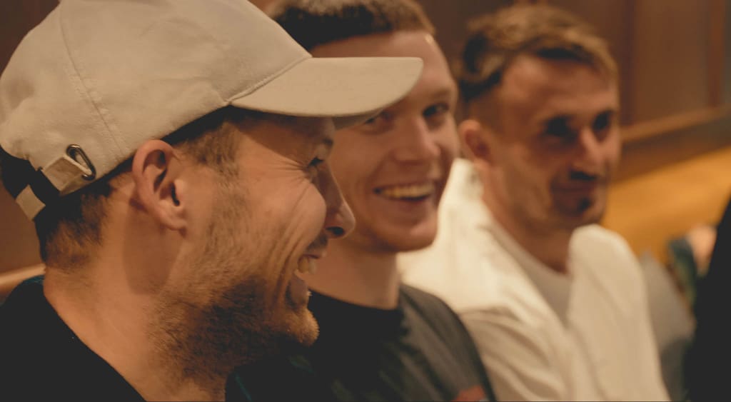 , Op de bank bij <strong>de broertjes de Boer</strong>