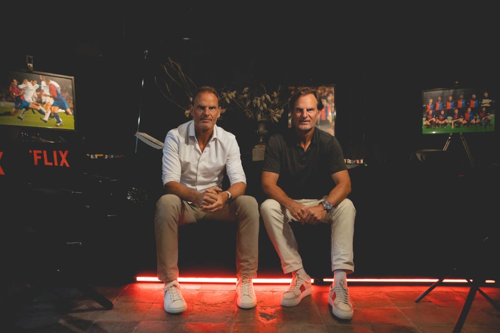 Op de bank bij de broertjes de Boer