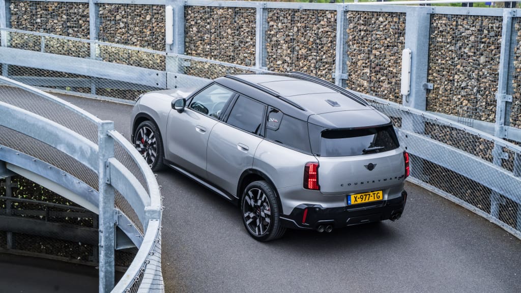 De MINI JCW Countryman is helemaal niet MINI